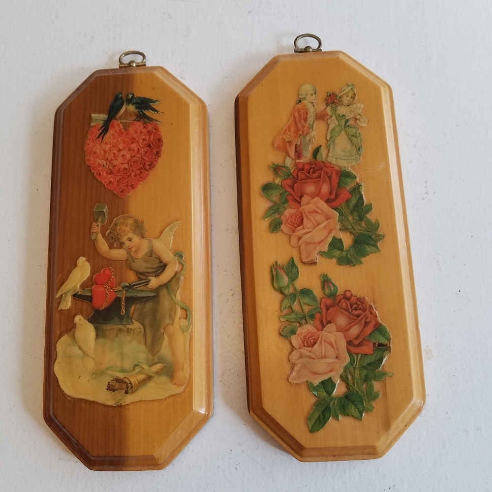 Set of 2 Vintage Wood Wall Plaques Floral